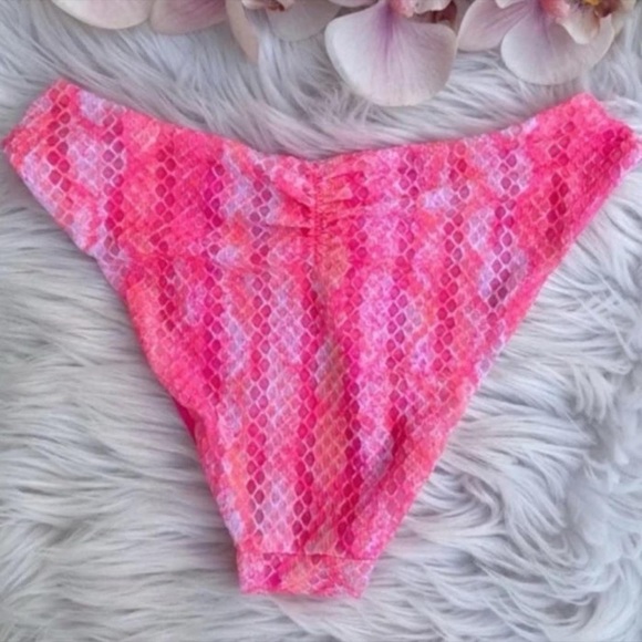 Isabella Rose Pink Bondi Scoop Bikini Bottoms Size Small 🌺 - Picture 3 of 5